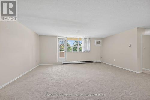 101 - 700 Dynes Road, Burlington, ON - Indoor Photo Showing Other Room