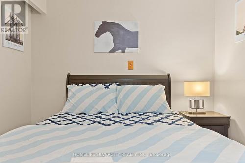 298 Barton Street, Hamilton, ON - Indoor Photo Showing Bedroom