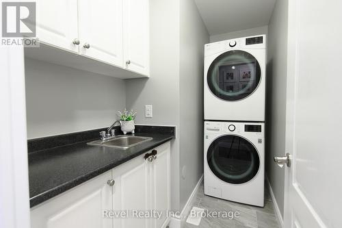 37 Marilyn Avenue N, Wasaga Beach, ON - Indoor Photo Showing Laundry Room