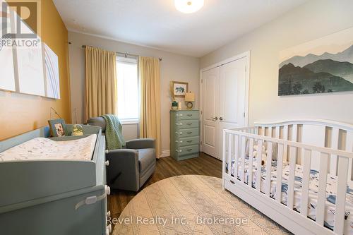 37 Marilyn Avenue N, Wasaga Beach, ON - Indoor Photo Showing Bedroom