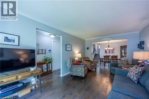 307 Orkney Street W, Caledonia, ON - Indoor Photo Showing Living Room