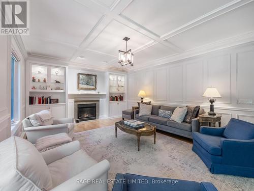 888 Cresta Rider Place, Newmarket, ON - Indoor Photo Showing Living Room With Fireplace