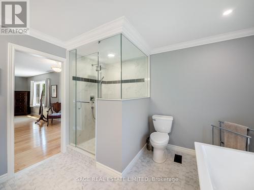 888 Cresta Rider Place, Newmarket, ON - Indoor Photo Showing Bathroom