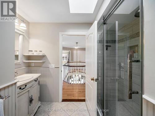 888 Cresta Rider Place, Newmarket, ON - Indoor Photo Showing Bathroom