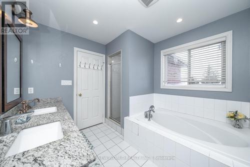 26 Cape Breton Court, Richmond Hill, ON - Indoor Photo Showing Bathroom