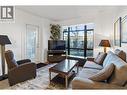 654 Cook Road Unit# 142, Kelowna, BC  - Indoor Photo Showing Living Room 