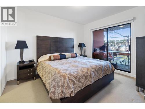 654 Cook Road Unit# 142, Kelowna, BC - Indoor Photo Showing Bedroom