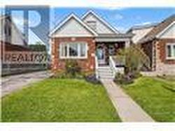 34 WEIR STREET S  Hamilton, ON L8K 3A4