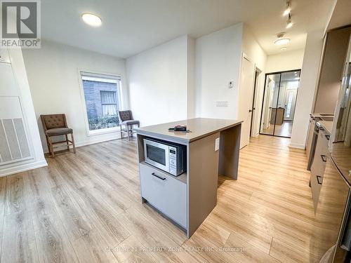 06 - 20 Lagerfeld Drive, Brampton, ON - Indoor Photo Showing Kitchen