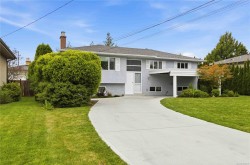 1773 Howroyd Ave Saanich, BC V8P 3C2