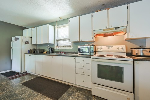 Cuisine - 7 Rue Ste-Julie E., Saint-André-Avellin, QC - Indoor Photo Showing Kitchen With Double Sink
