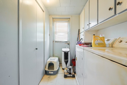 Salle de lavage - 7 Rue Ste-Julie E., Saint-André-Avellin, QC - Indoor Photo Showing Laundry Room