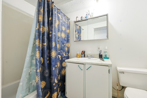 Salle de bains - 7 Rue Ste-Julie E., Saint-André-Avellin, QC - Indoor