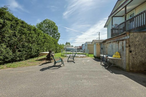 Cour - 7 Rue Ste-Julie E., Saint-André-Avellin, QC - Outdoor