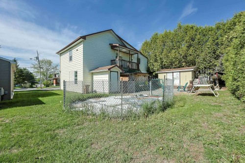 Cour - 7 Rue Ste-Julie E., Saint-André-Avellin, QC - Outdoor