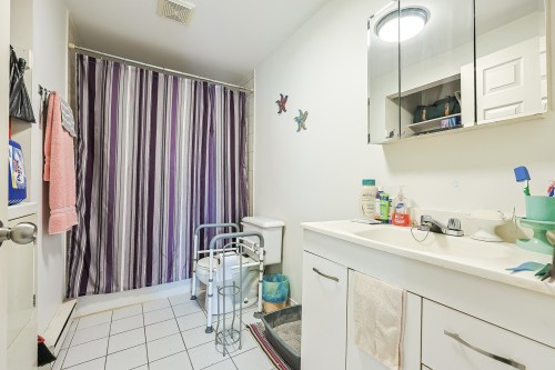 Salle de bains - 7 Rue Ste-Julie E., Saint-André-Avellin, QC - Indoor Photo Showing Other Room