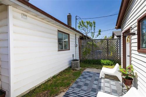 607 Boyd Ave, Winnipeg, MB 