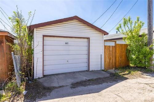 607 Boyd Ave, Winnipeg, MB 
