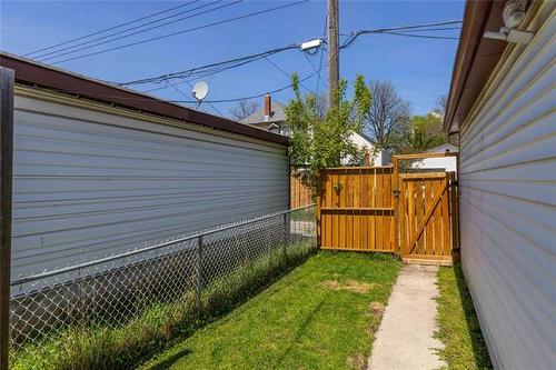 607 Boyd Ave, Winnipeg, MB 