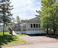 6 Crestview CRT  Fredericton, NB E6B 6M6