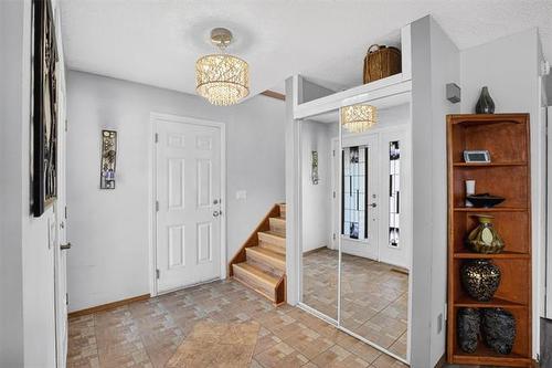 28 Stonegate Cl, Winnipeg, MB 