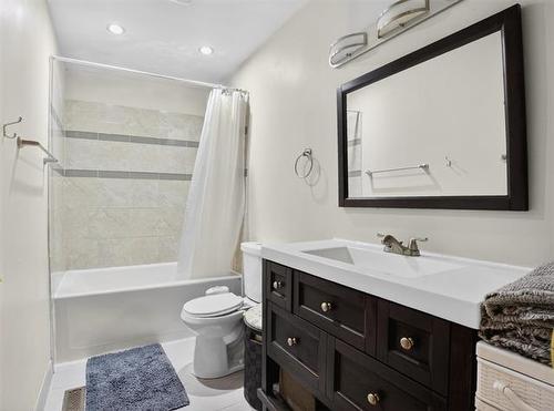 28 Stonegate Cl, Winnipeg, MB 