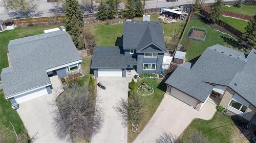 28 Stonegate Cl, Winnipeg, MB 