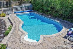 15 GLENECHO DRIVE Barrie, ON L4M 4J2