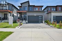 92 MOON CRESCENT  Cambridge, ON N1S 0C4