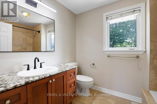 23 Biscayne Crescent, Ottawa, ON - Indoor Photo Showing Bathroom