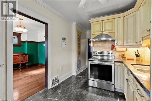 260 Stinson Crescent, Hamilton, ON - Indoor Photo Showing Kitchen