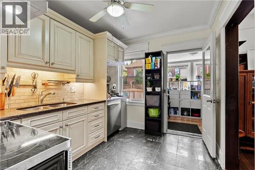 260 Stinson Crescent, Hamilton, ON - Indoor Photo Showing Kitchen With Double Sink