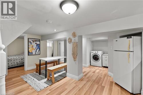 260 Stinson Crescent, Hamilton, ON - Indoor Photo Showing Laundry Room