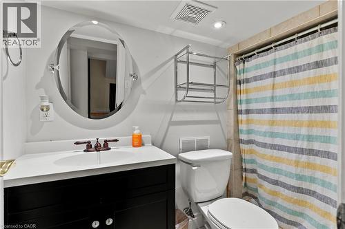 260 Stinson Crescent, Hamilton, ON - Indoor Photo Showing Bathroom