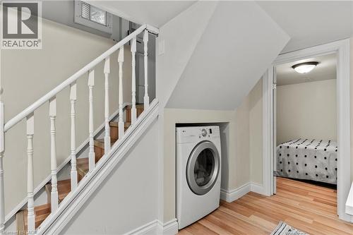 260 Stinson Crescent, Hamilton, ON - Indoor Photo Showing Laundry Room