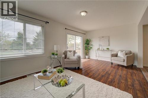 465 Colt Street, Waterloo, ON - Indoor Photo Showing Living Room
