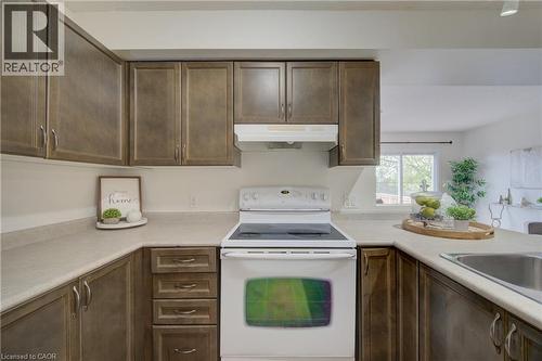 465 Colt Street, Waterloo, ON - Indoor Photo Showing Kitchen