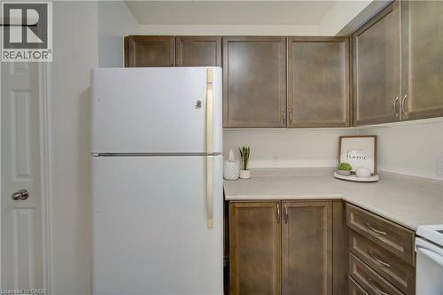 465 Colt Street, Waterloo, ON - Indoor Photo Showing Kitchen
