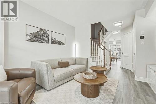 2259 Seton Crescent, Burlington, ON - Indoor Photo Showing Living Room