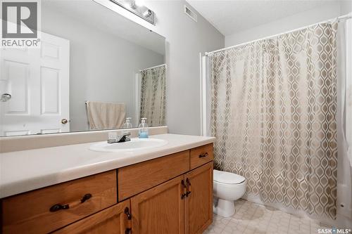 1204 Boehm Bay N, Regina, SK - Indoor Photo Showing Bathroom