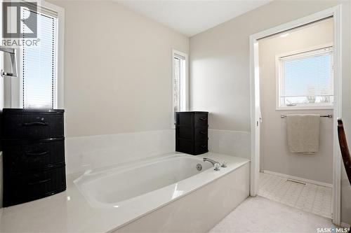 1204 Boehm Bay N, Regina, SK - Indoor Photo Showing Bathroom
