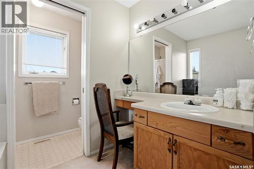 1204 Boehm Bay N, Regina, SK - Indoor Photo Showing Bathroom