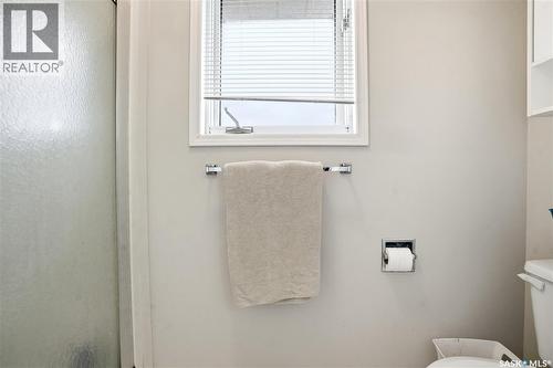 1204 Boehm Bay N, Regina, SK - Indoor Photo Showing Bathroom