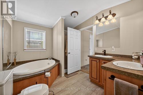 116 Hutt Road, Augusta, ON - Indoor Photo Showing Bathroom