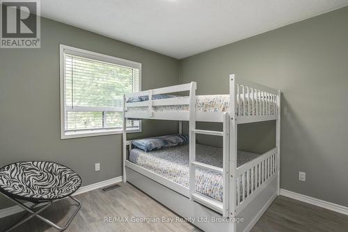 50 Leonard Road, Tiny, ON - Indoor Photo Showing Bedroom