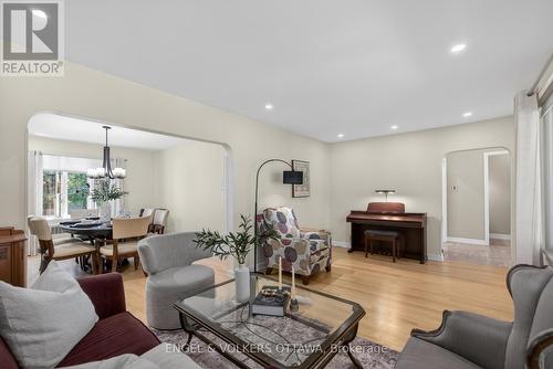 1396 Micmac Street, Ottawa, ON - Indoor Photo Showing Living Room