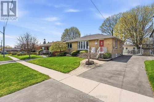 1212 VALLEY DRIVE  Oshawa (Lakeview), ON L1J 3M7