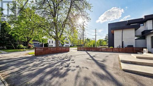 285 Bronte Road, Oakville, ON - Outdoor