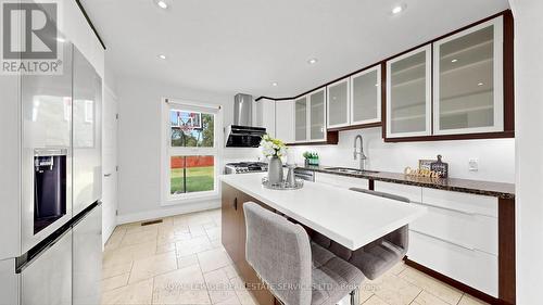 285 Bronte Road, Oakville, ON - Indoor