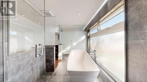 285 Bronte Road, Oakville, ON - Indoor